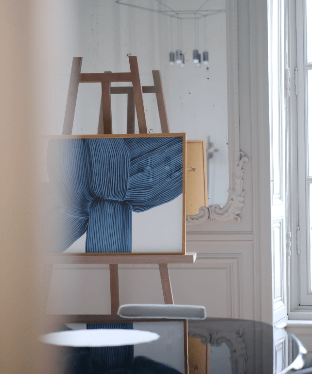 Tableau posé dans le petit salon de l'hôtel cromot dubourg 