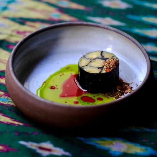 Plat coloré créé par le chef Mory Sako
