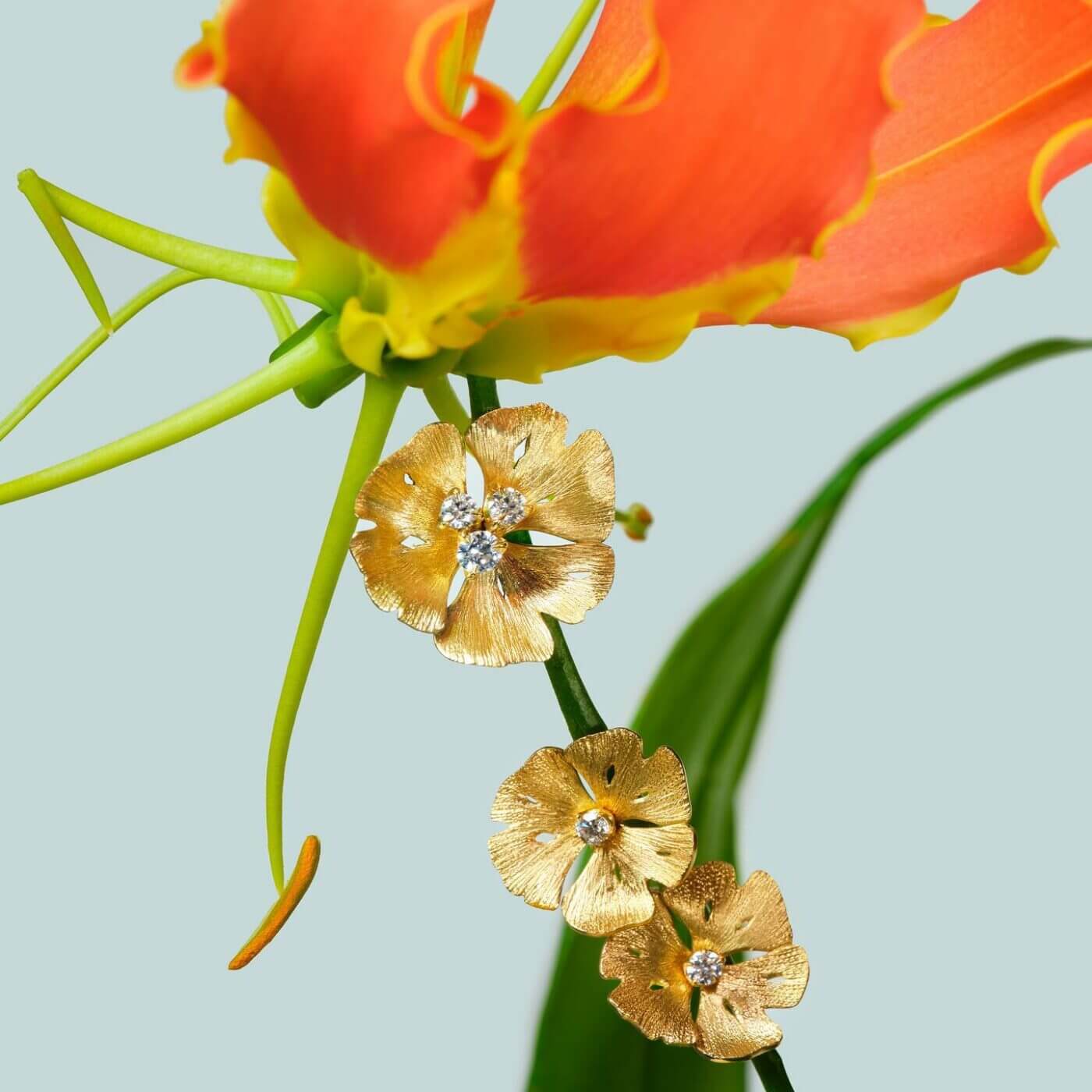 Bijoux en forme de fleurs de la maison de joaillerie Vever