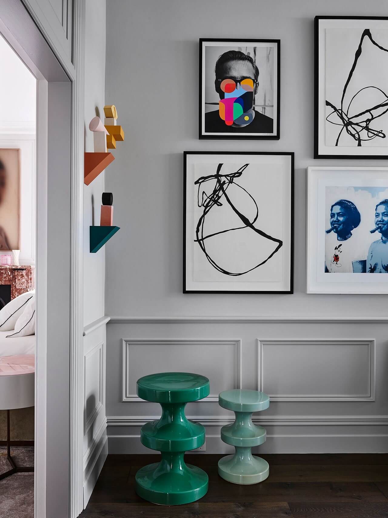 Appartement type haussmanien avec une déco colorée et pop