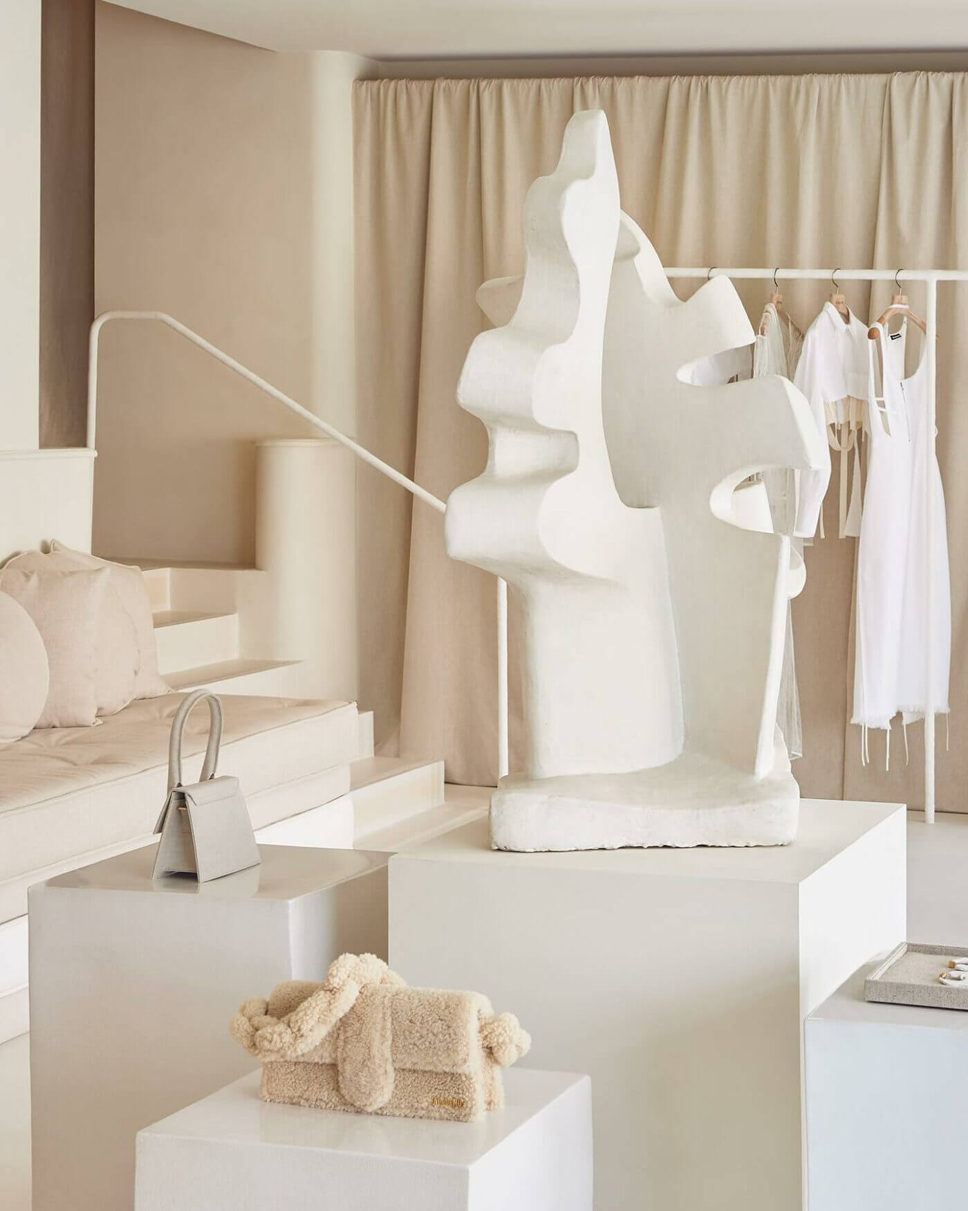 Jacquemus on Avenue Montaigne: This is not a boutique - NellyRodi