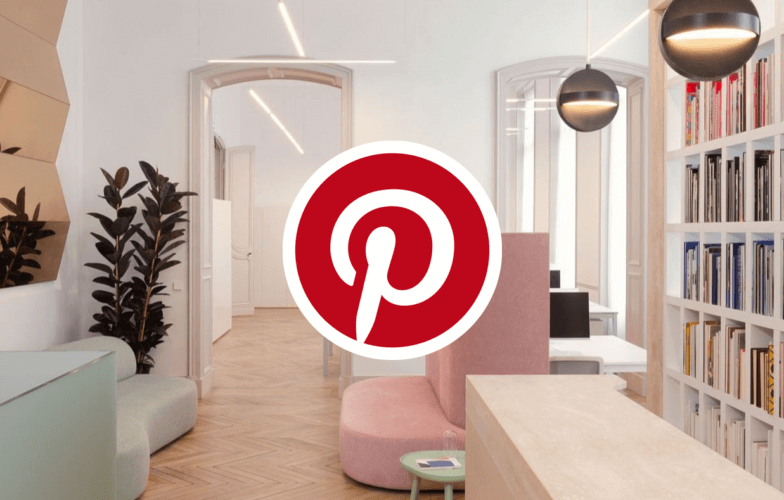 Bureaux de NellyRodi avec le logo Pinterest